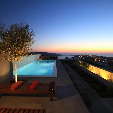270 Oias View *