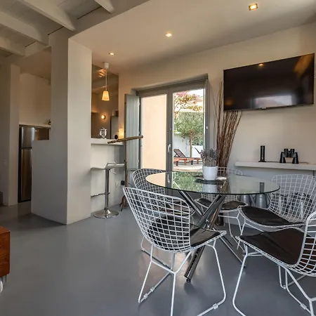 270 Oias View *
