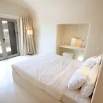 270 Oias View